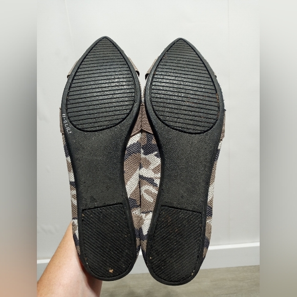 Steven by Steve Madden Stretch Tan Camo Pointed Toe Ballet Flats Size 9 - Picture 5 of 6